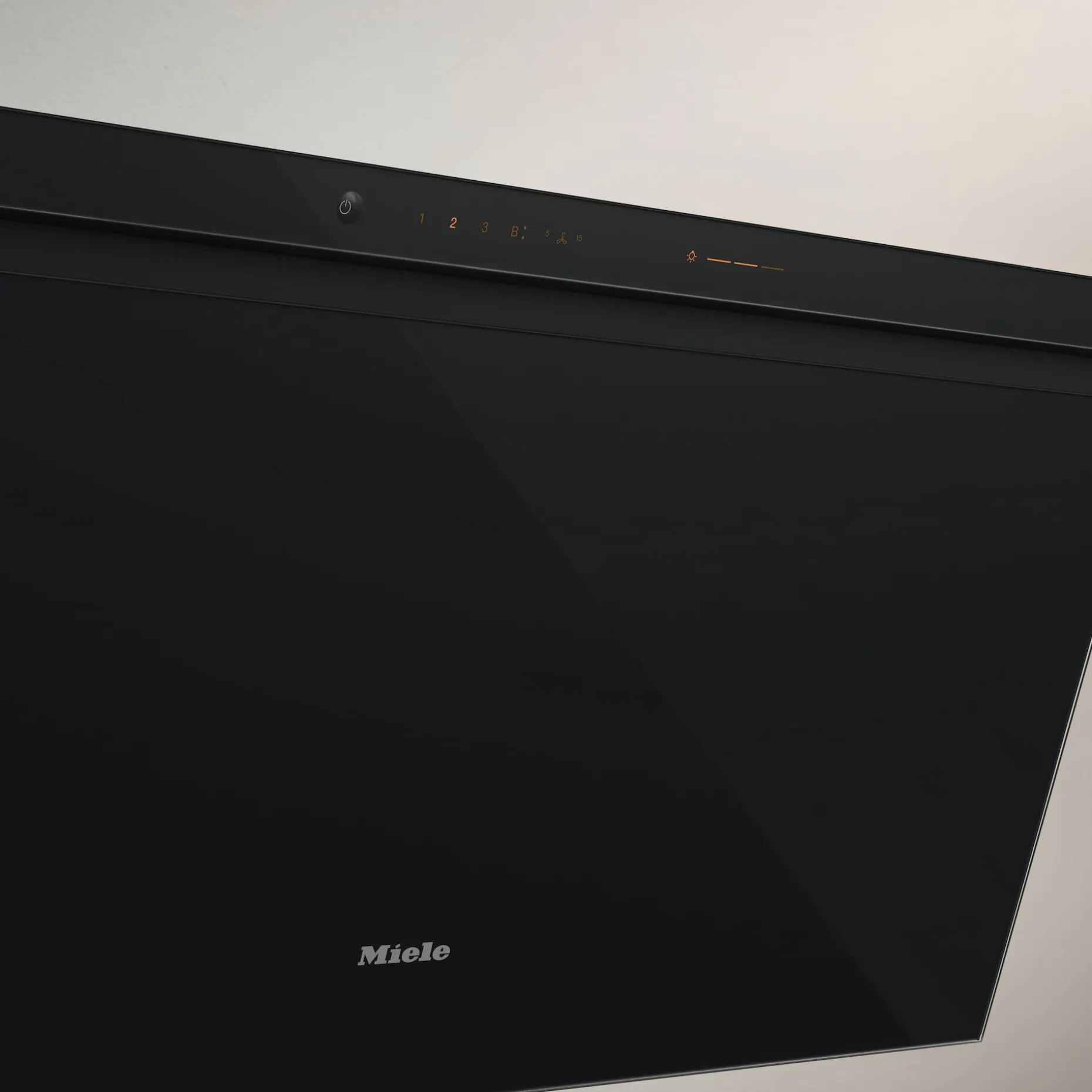 dah__sienna_obsidianschwa_2-1.webp DAH 4970 Sienna Obsidianschwarz